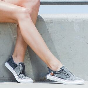 Blowfish Malibu Play Navy Canvas Slip-On Sneakers with Red & White Trim, Size 7